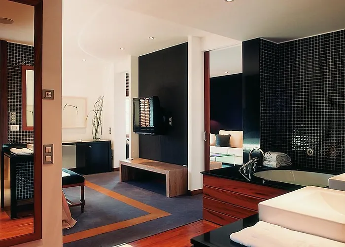 Condes De Urgel Hotel